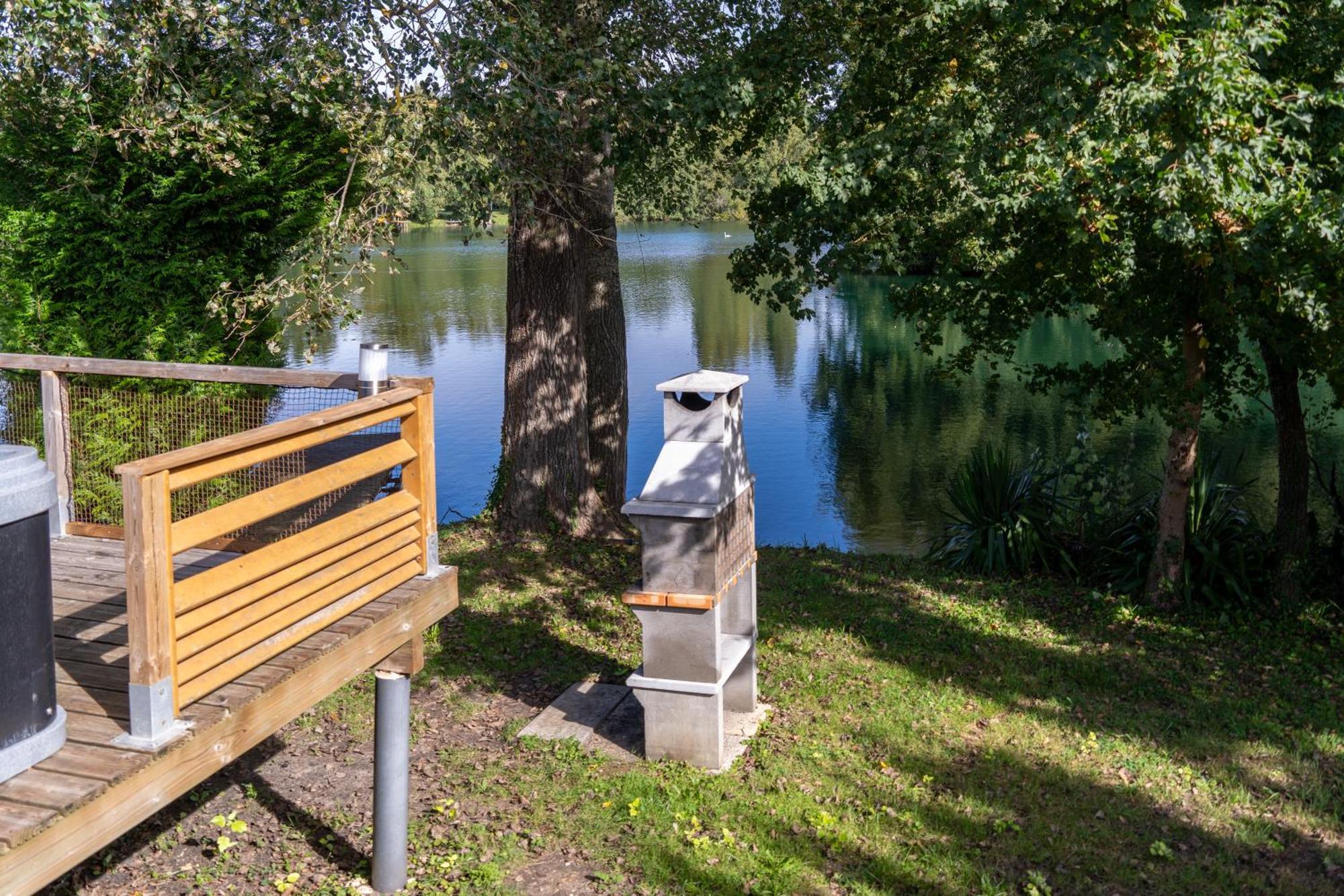 Hotel Camping du Château Vert à Hondainville Extérieur photo